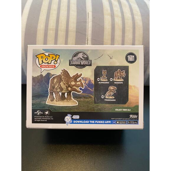 Funko Pop Movies:  Jurassic World - Triceratops - Picture 3 of 6
